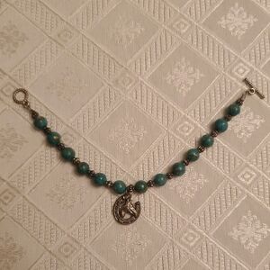 Girls Horse Pendant Silver and Green Beaded Braclet NWOT